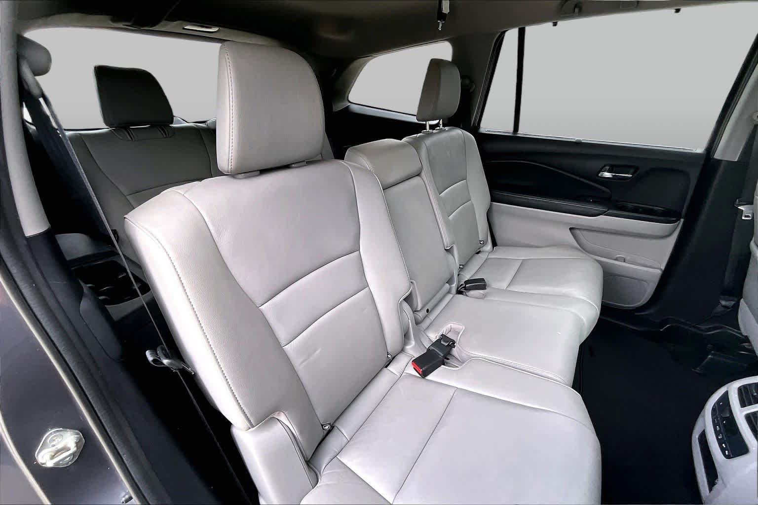 2019 Honda Pilot photo 19 of 33