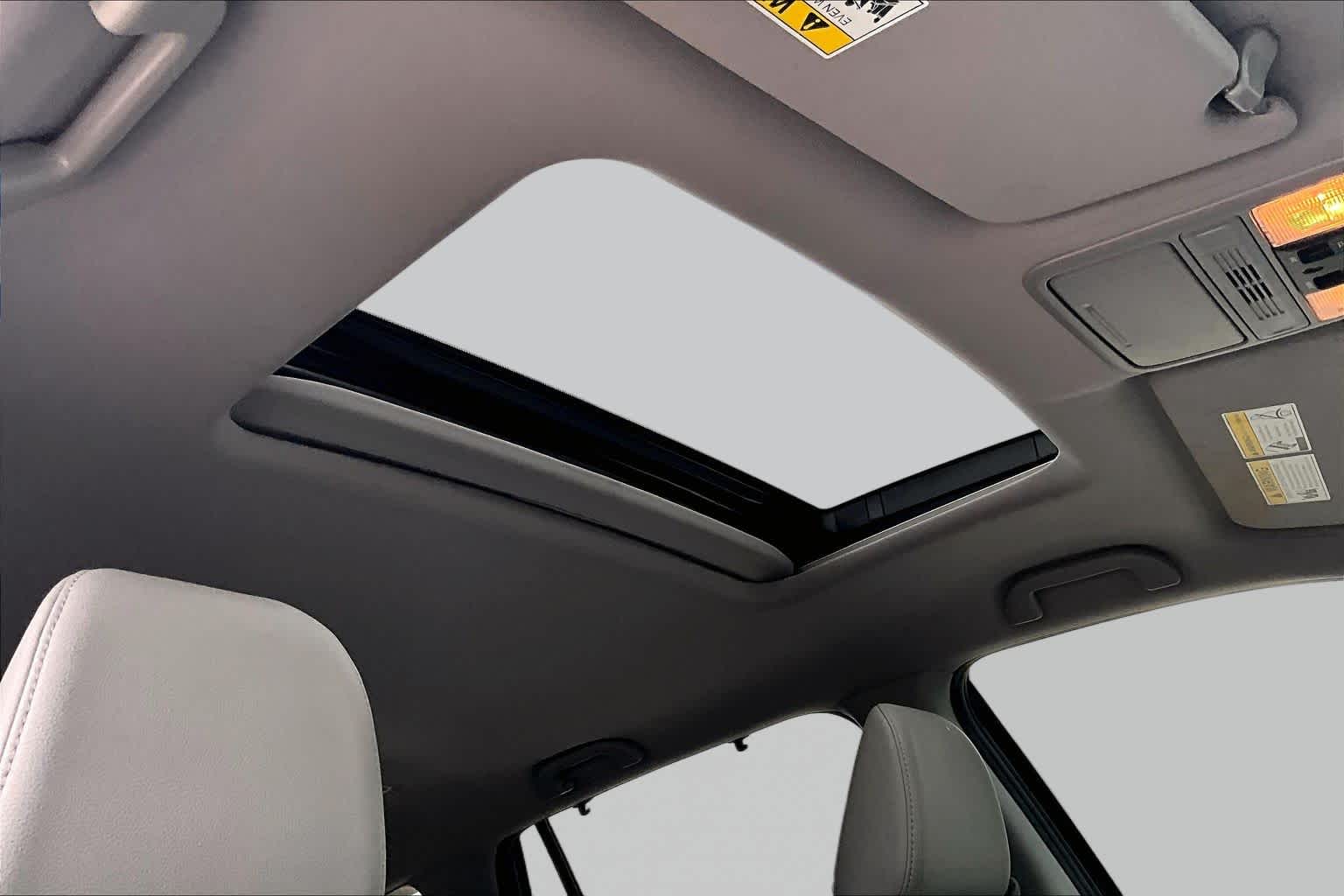 2019 Honda Pilot photo 13 of 33