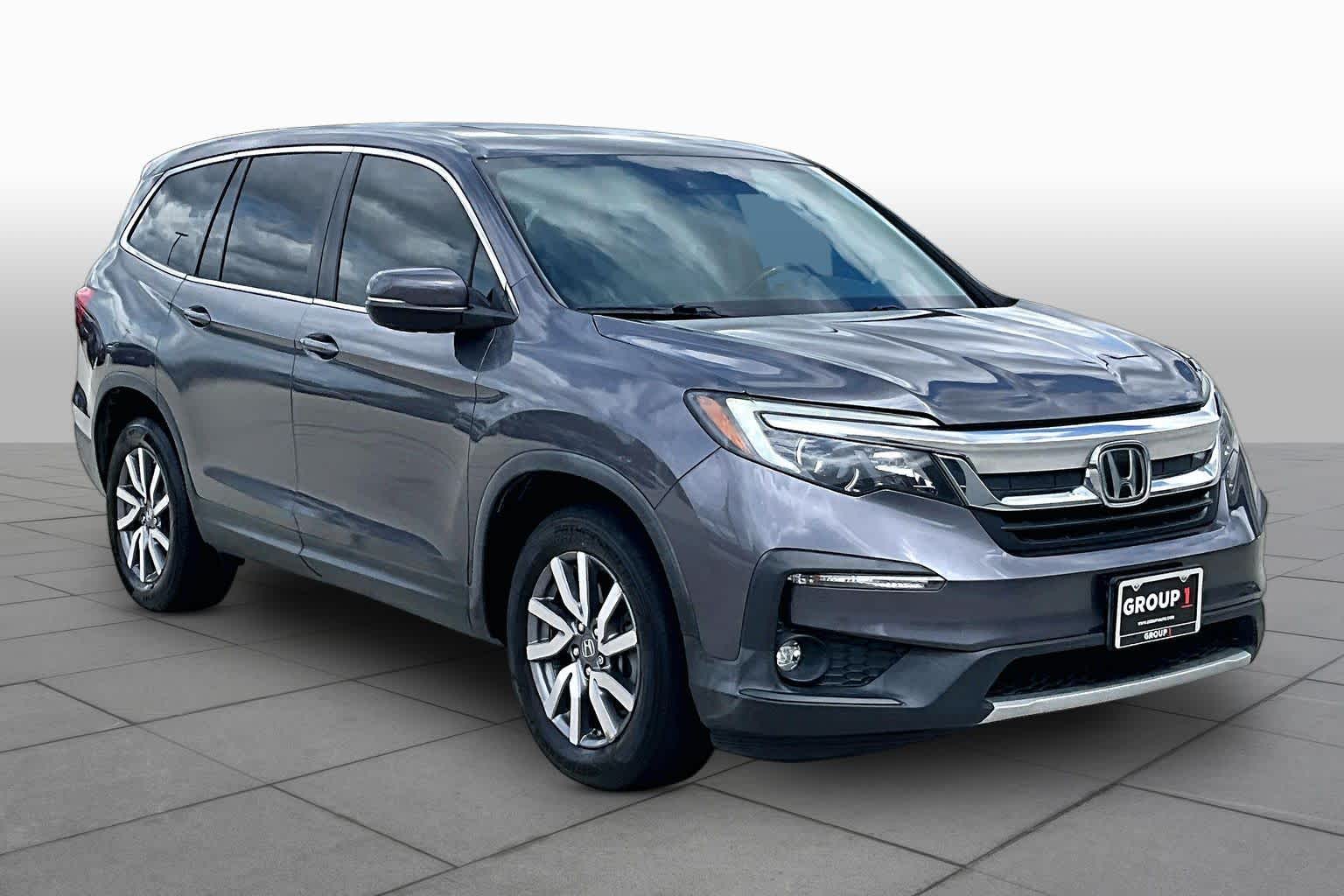 2019 Honda Pilot photo 3 of 33
