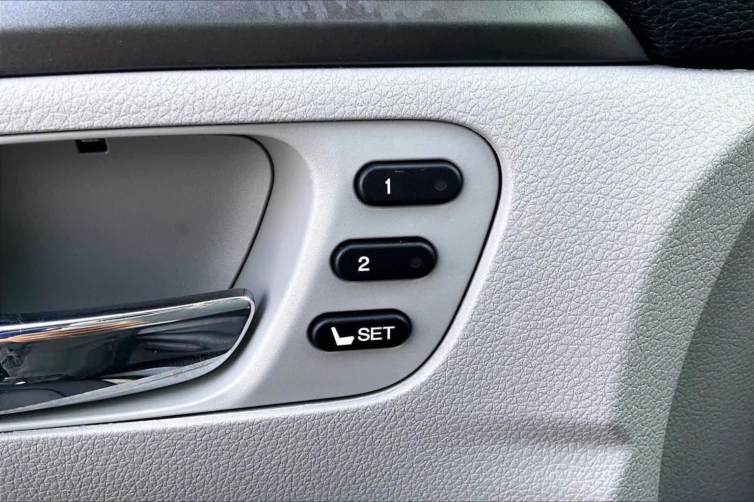 2022 Honda Pilot EX-L Lunar Silver Metallic at Group 1 Toyota Southwest
