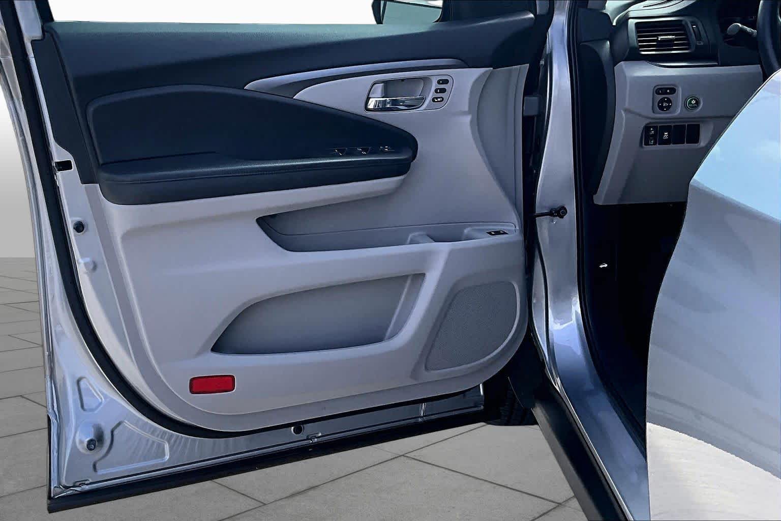 2022 Honda Pilot EX-L Lunar Silver Metallic at Group 1 Toyota Southwest