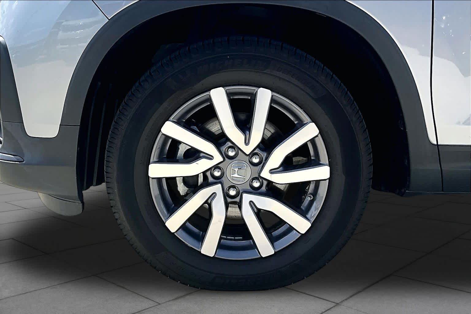2022 Honda Pilot EX-L Lunar Silver Metallic at Group 1 Toyota Southwest