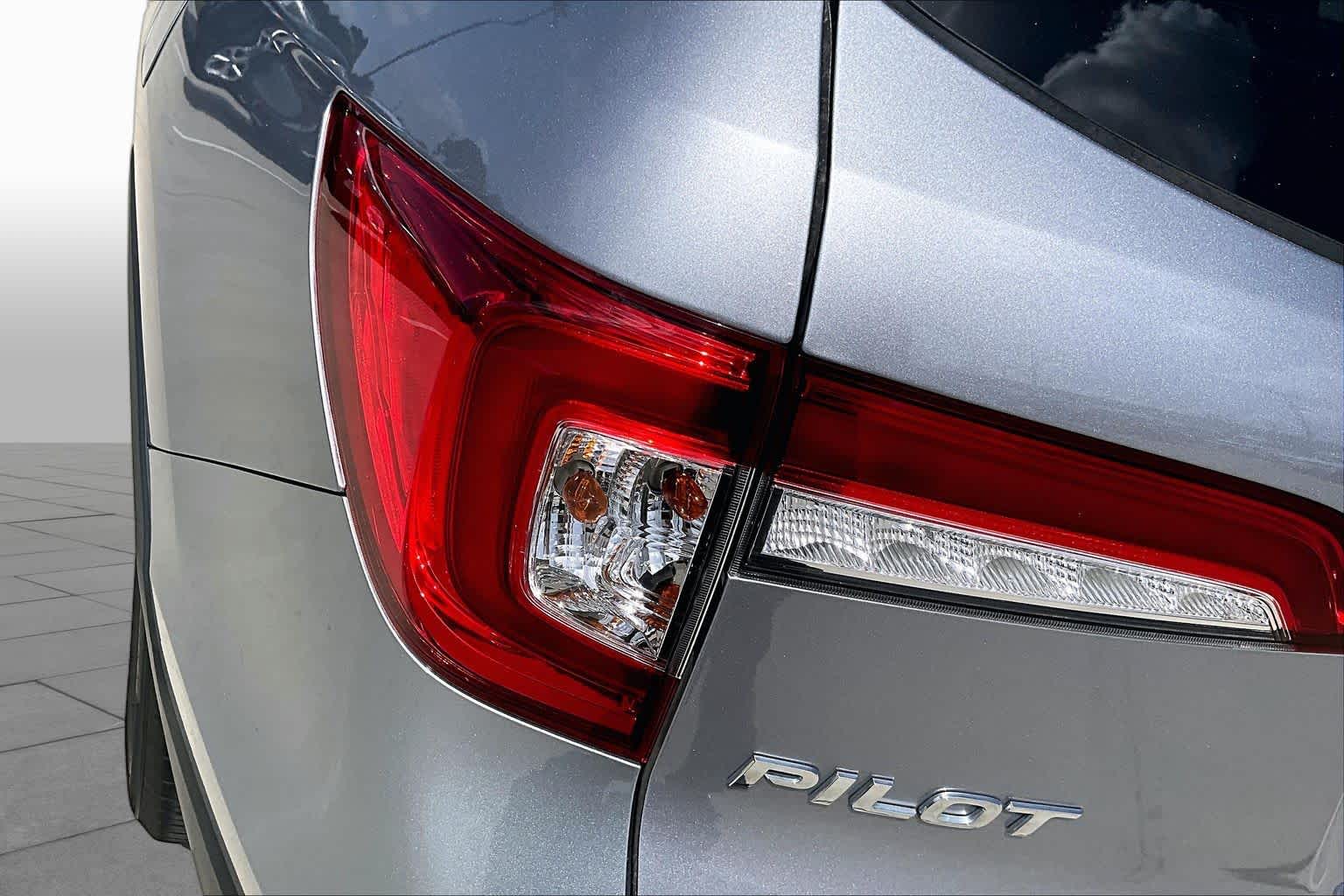 2022 Honda Pilot EX-L Lunar Silver Metallic at Group 1 Toyota Southwest