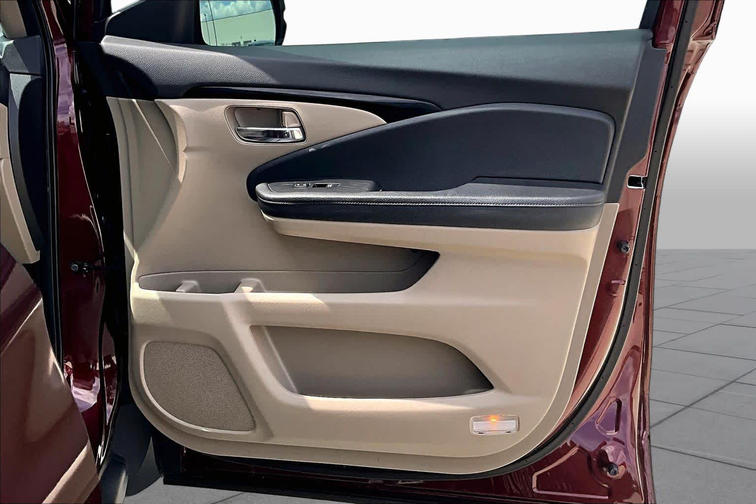 2018 Honda Pilot Touring Deep Scarlet Pearl at Honda of Clear Lake