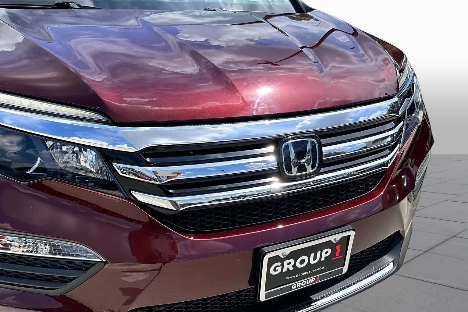 2018 Honda Pilot Touring Deep Scarlet Pearl at Honda of Clear Lake