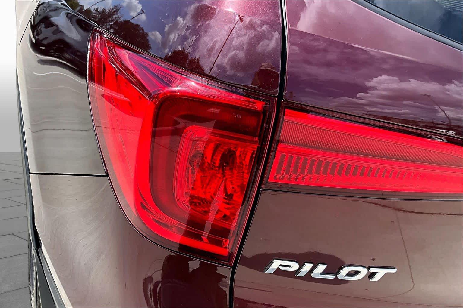2018 Honda Pilot Touring Deep Scarlet Pearl at Honda of Clear Lake