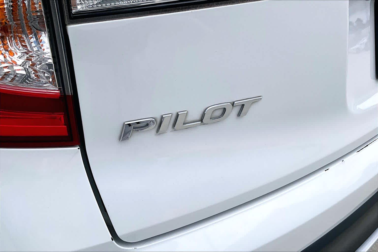 2020 Honda Pilot EX-L Platinum White Pearl at Honda of Clear Lake