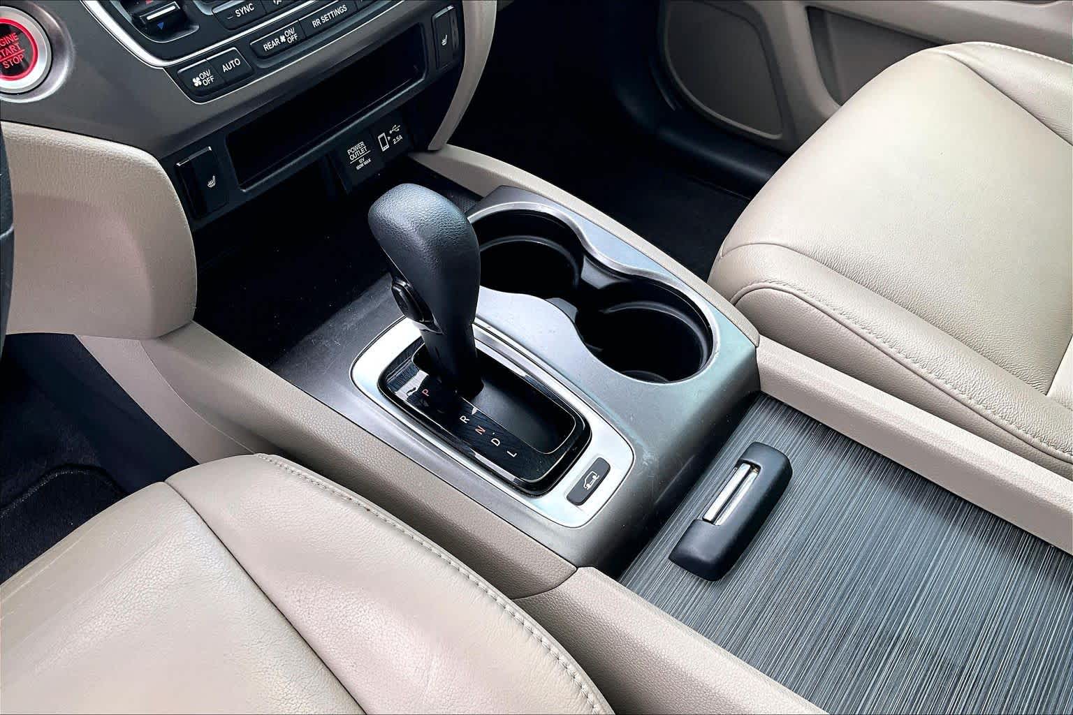 2020 Honda Pilot EX-L Platinum White Pearl at Honda of Clear Lake