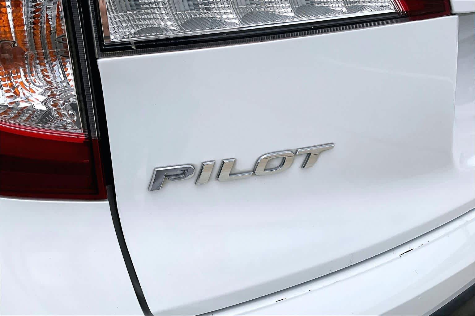 2021 Honda Pilot Black Edition Platinum White Pearl at Beck & Masten Kia