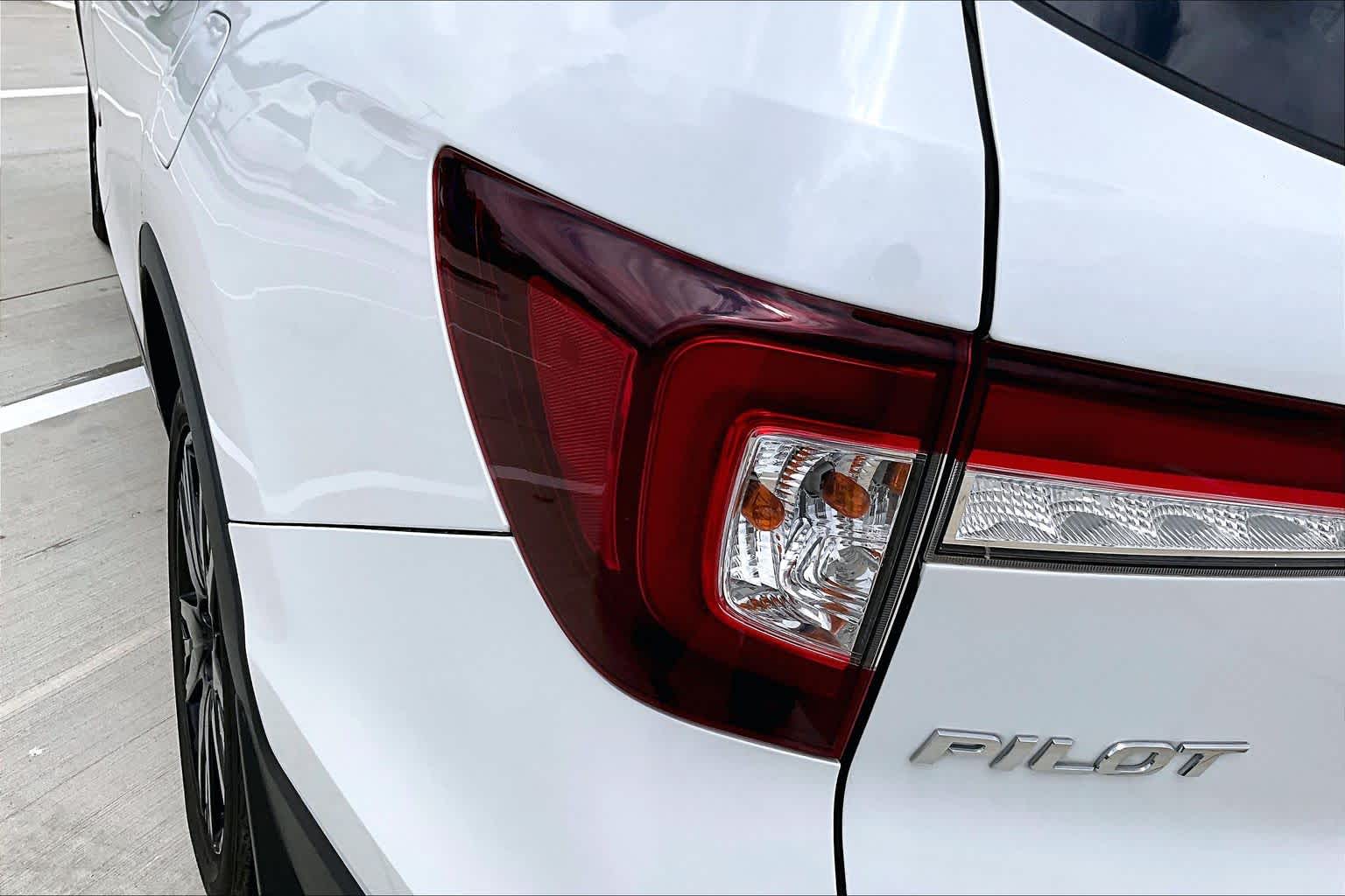 2021 Honda Pilot Black Edition Platinum White Pearl at Beck & Masten Kia