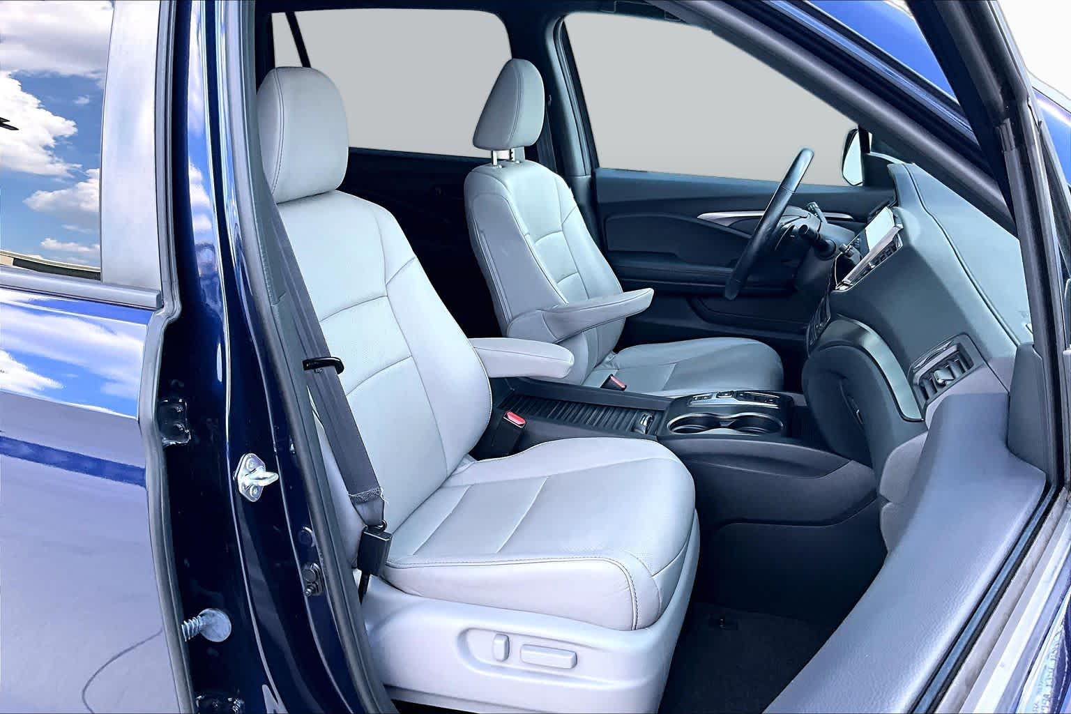2023 Honda Passport EX-L Obsidian Blue Pearl at Team Toyota