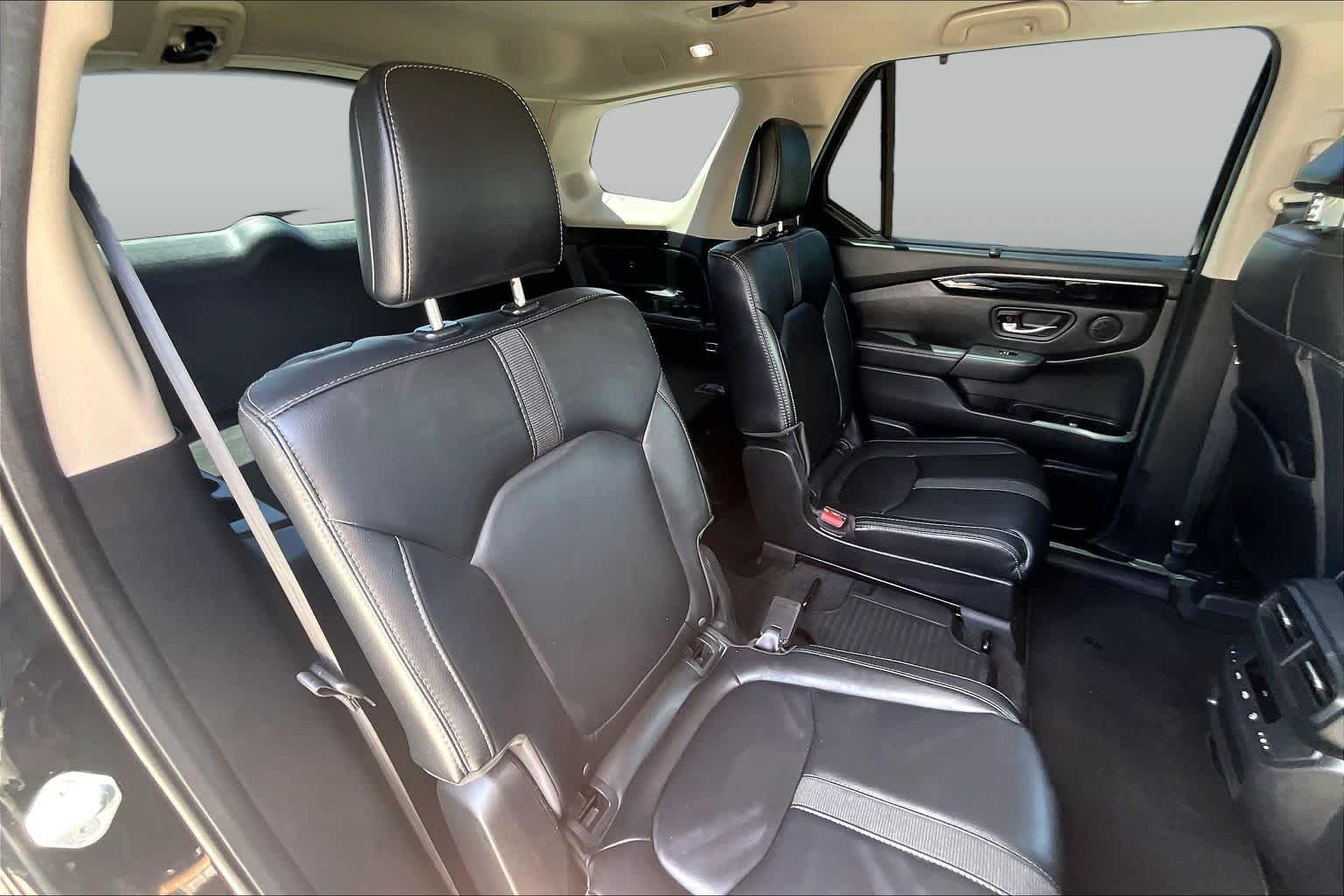 2024 Honda Pilot Touring Crystal Black Pearl at Tomball Ford