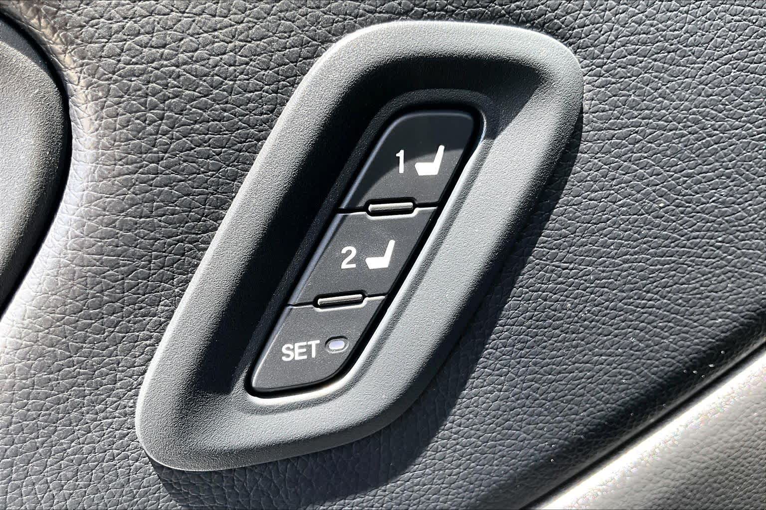 2024 Honda Pilot Touring Crystal Black Pearl at Tomball Ford