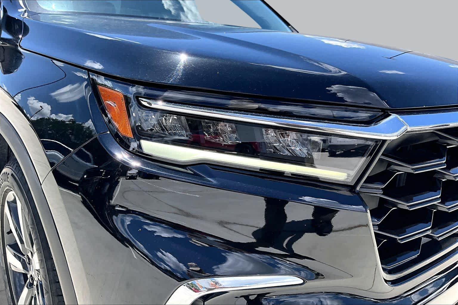 2024 Honda Pilot Touring Crystal Black Pearl at Tomball Ford
