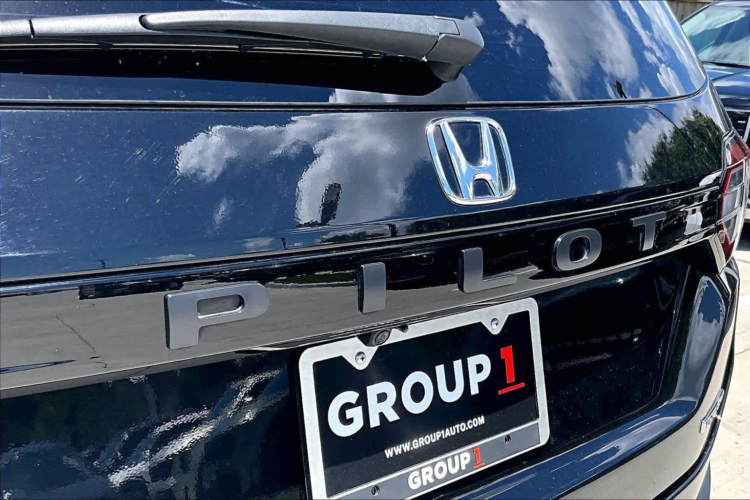 2024 Honda Pilot Touring Crystal Black Pearl at Tomball Ford