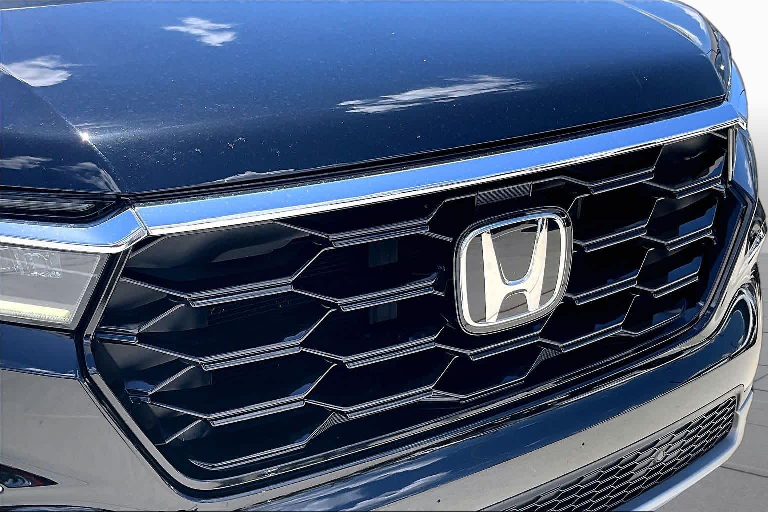 2024 Honda Pilot Touring Crystal Black Pearl at Tomball Ford