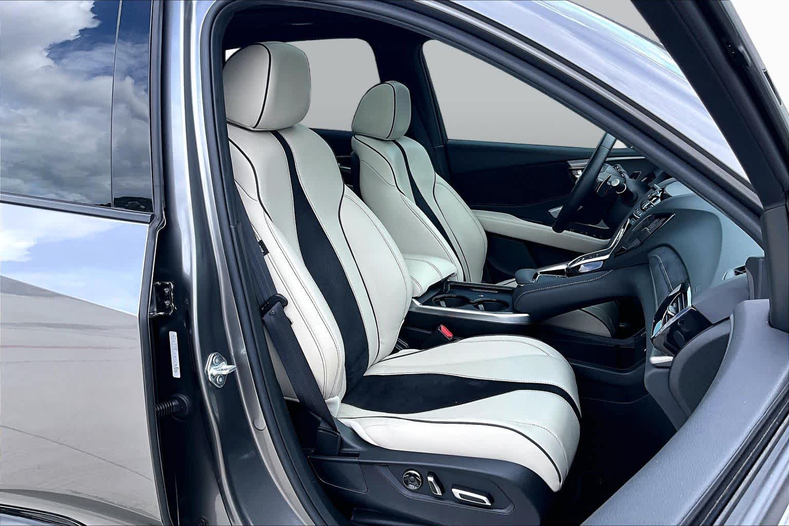 2025 Acura RDX photo 9 of 33