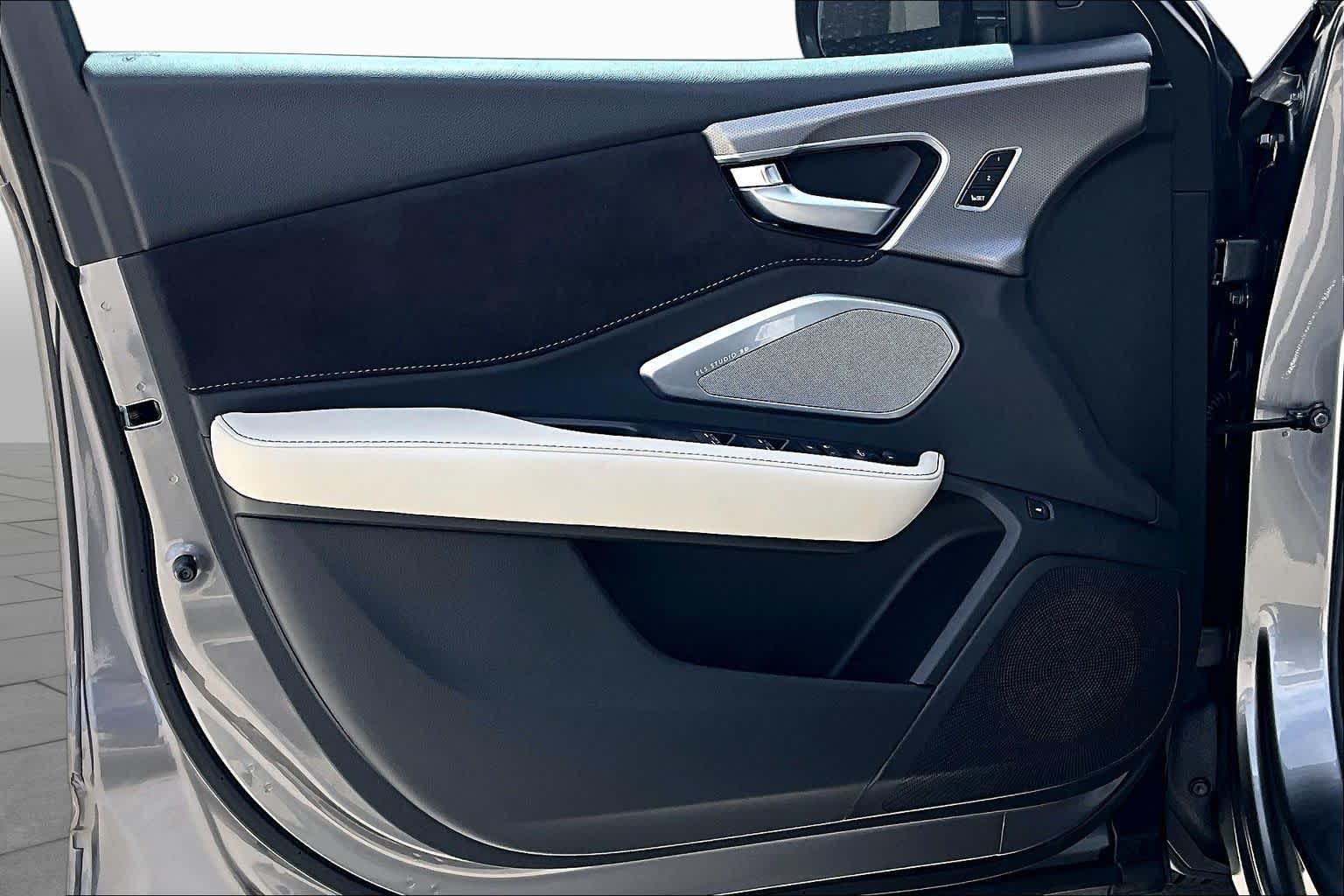 2025 Acura RDX photo 20 of 33