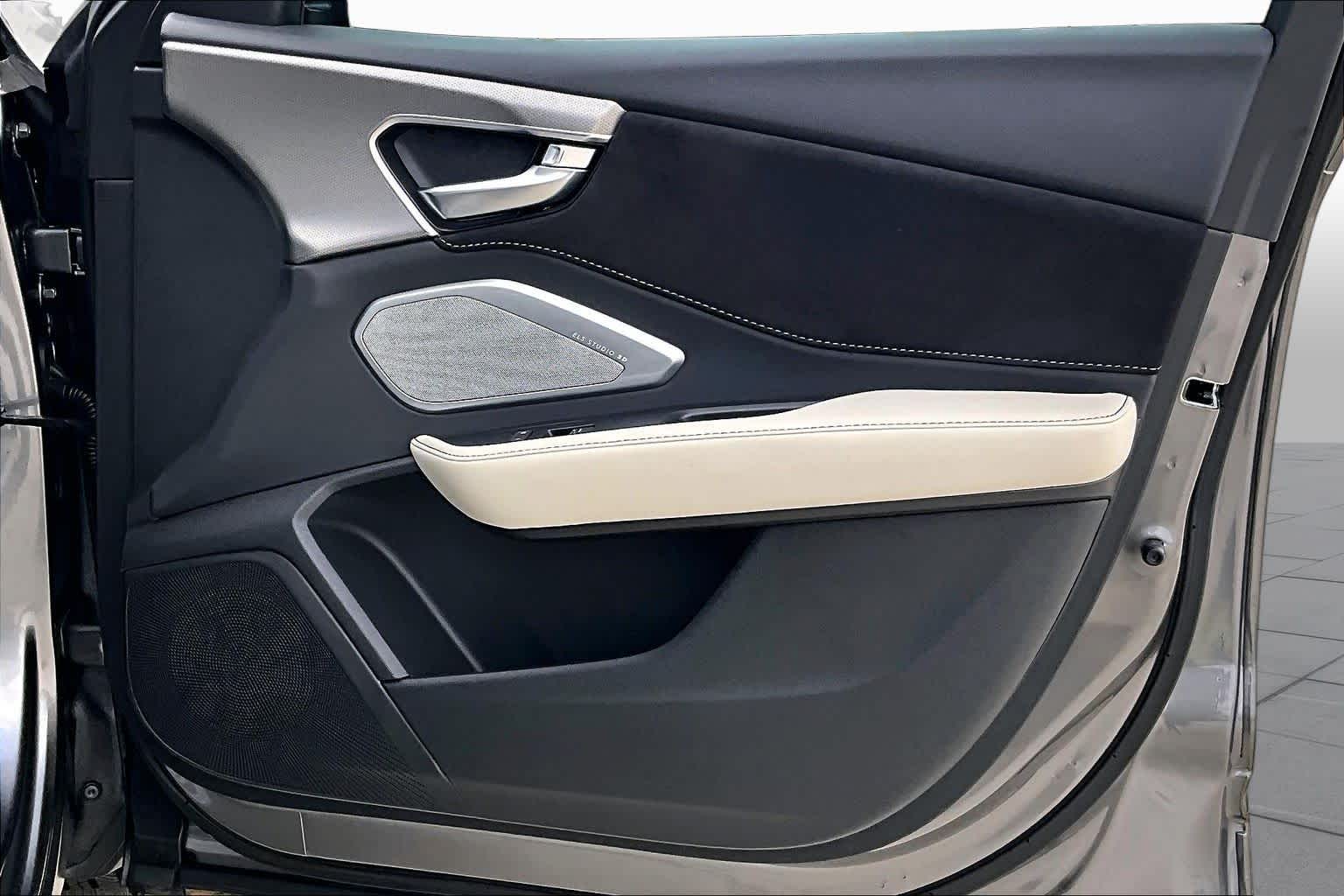 2025 Acura RDX photo 21 of 33
