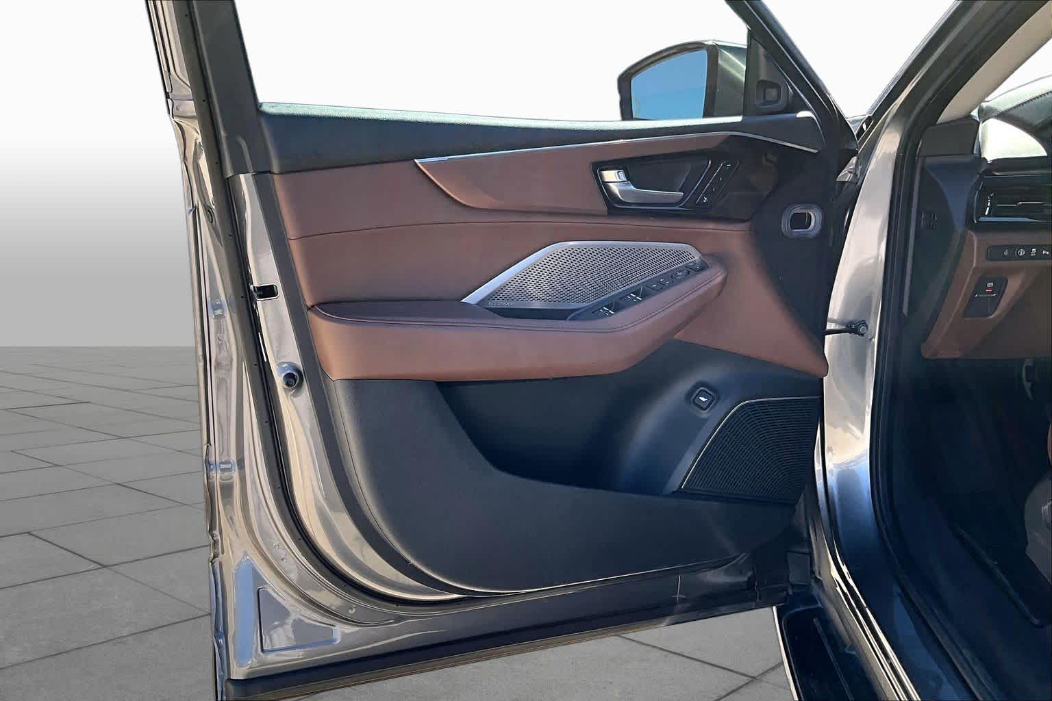 2024 Acura MDX photo 20 of 33