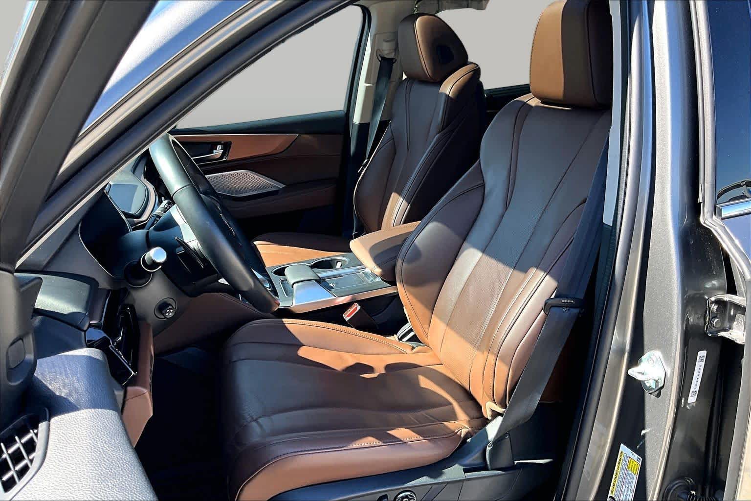 2024 Acura MDX photo 8 of 33