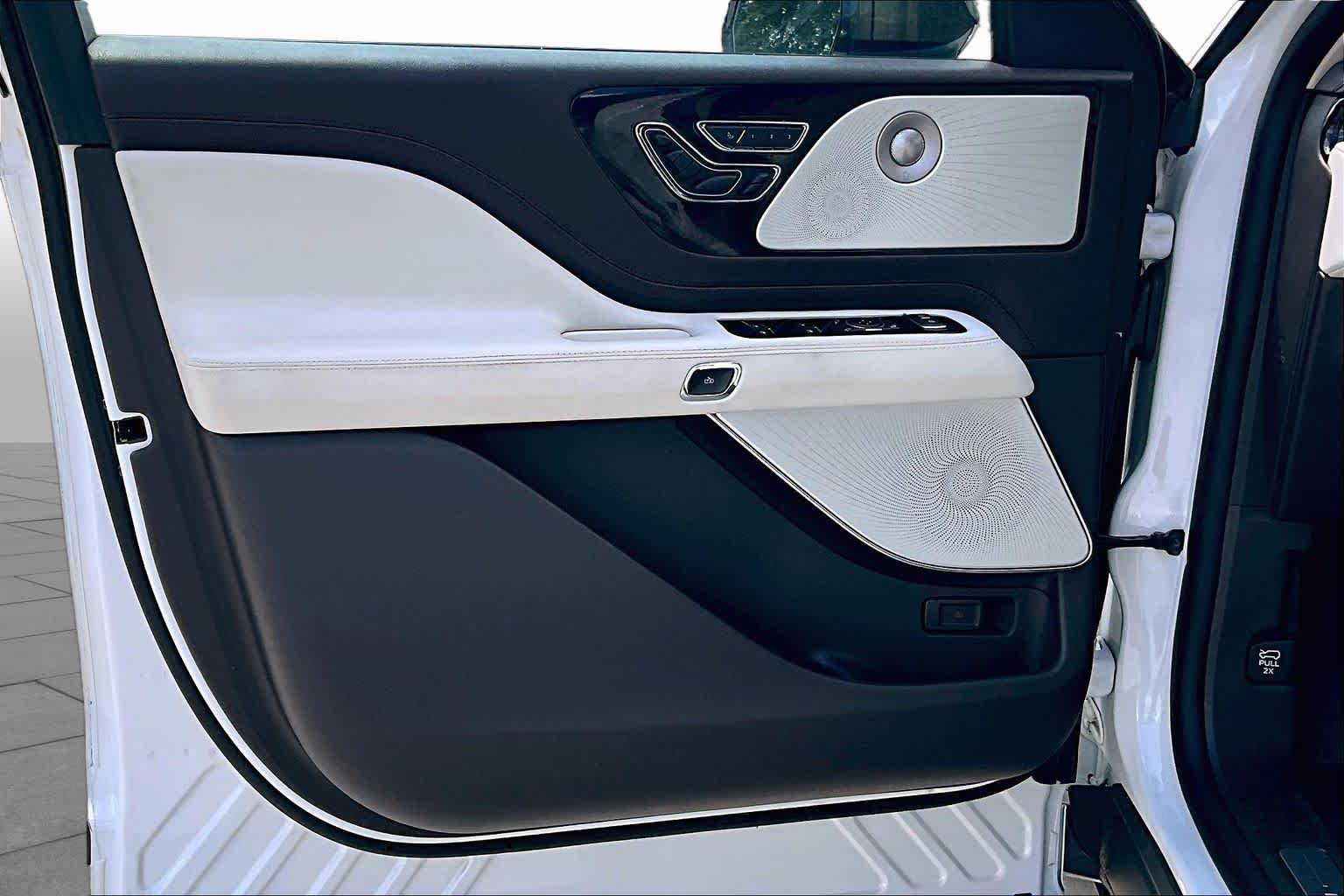 2023 Lincoln Aviator photo 20 of 32