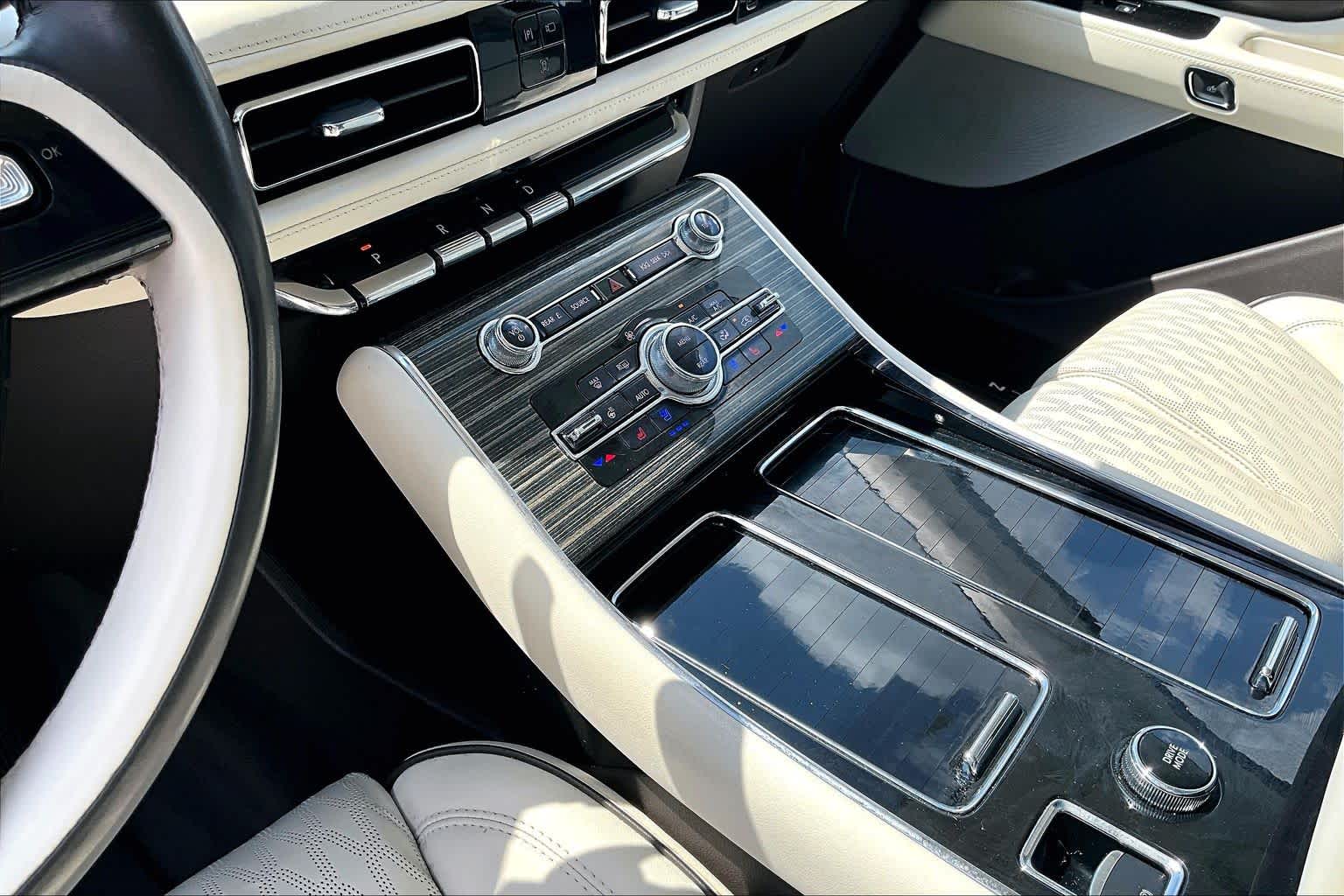 2023 Lincoln Aviator photo 15 of 32