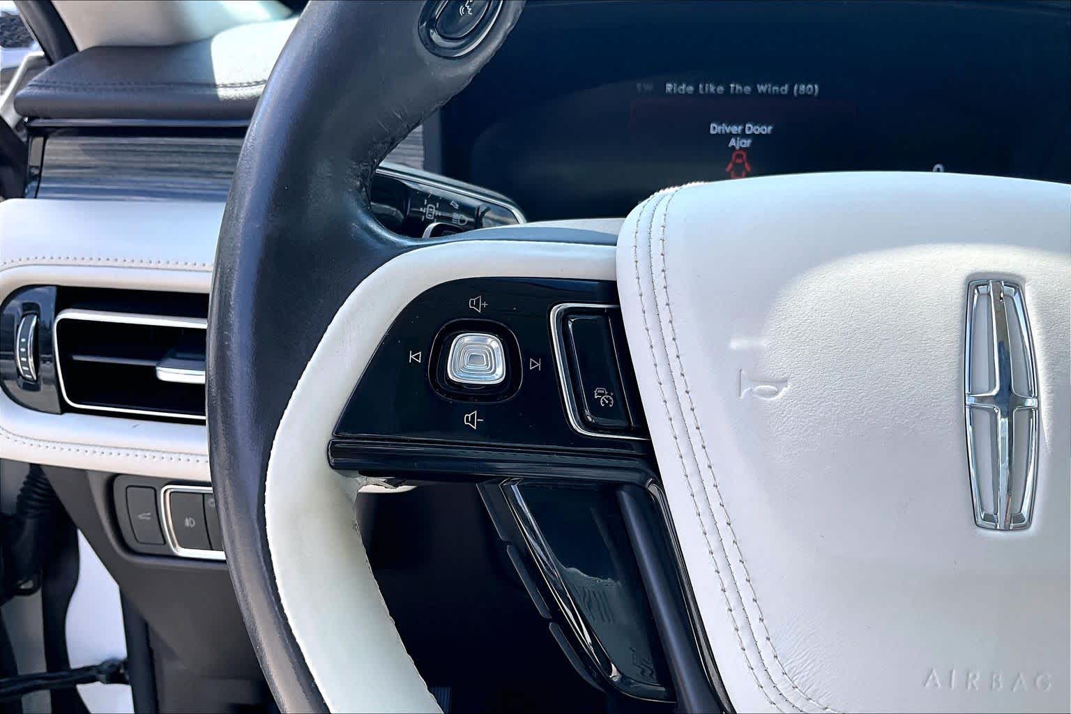 2023 Lincoln Aviator photo 22 of 32
