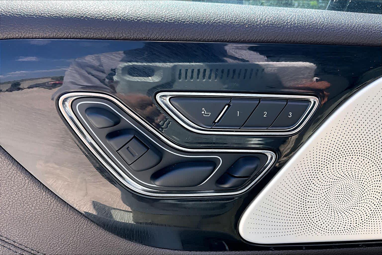 2023 Lincoln Aviator photo 30 of 32