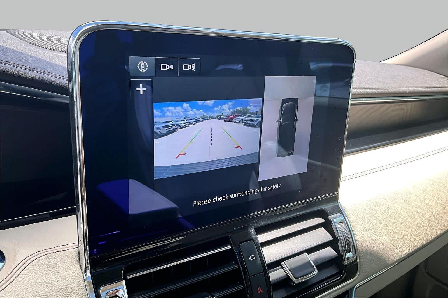 2019 Lincoln Navigator Select White Platinum Tri-Coat at Tomball Ford