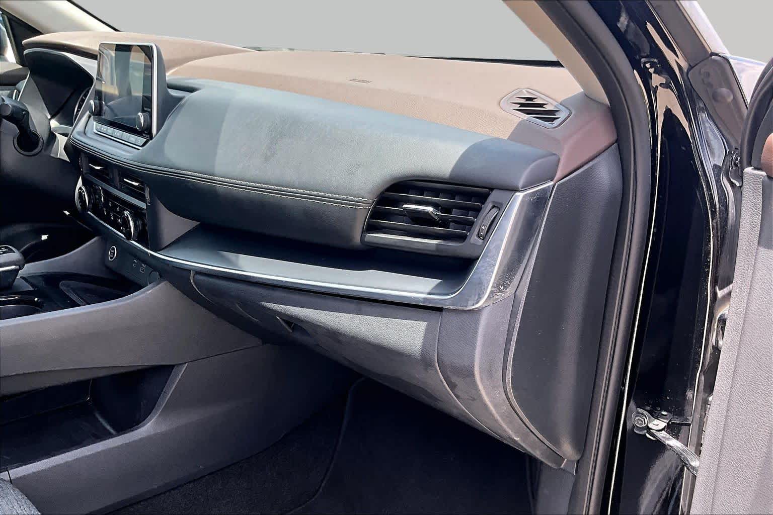 2021 Nissan Rogue S Super Black at Beck & Masten Kia