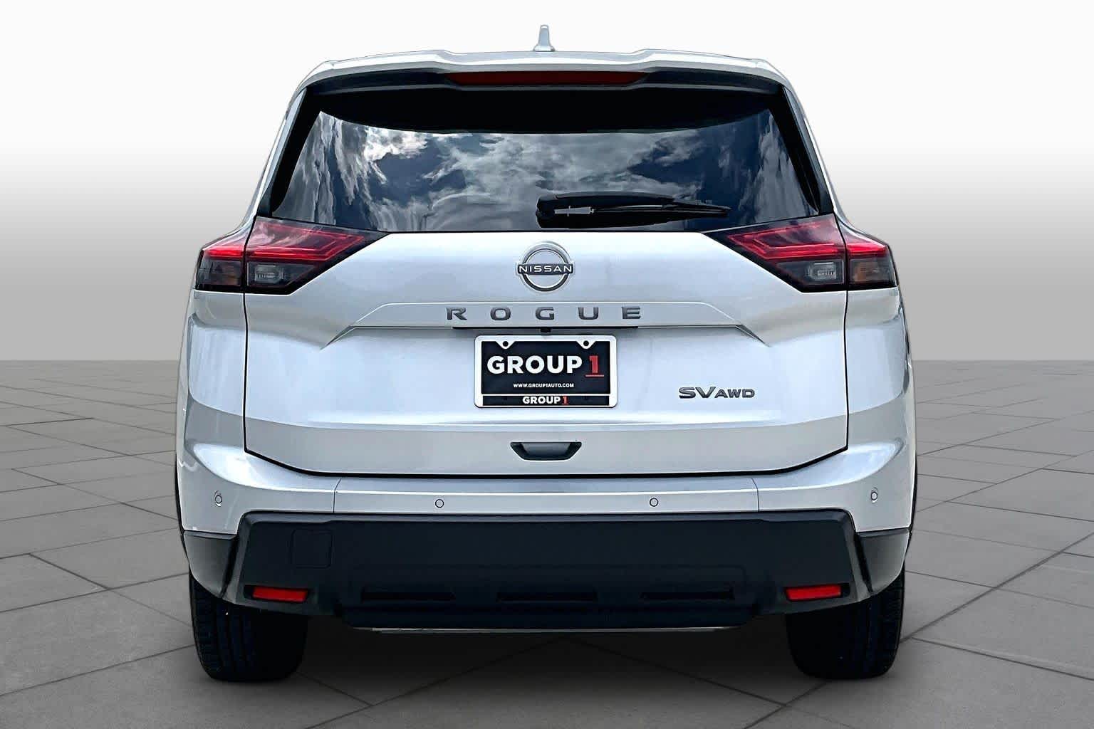2024 Nissan Rogue SV - 4