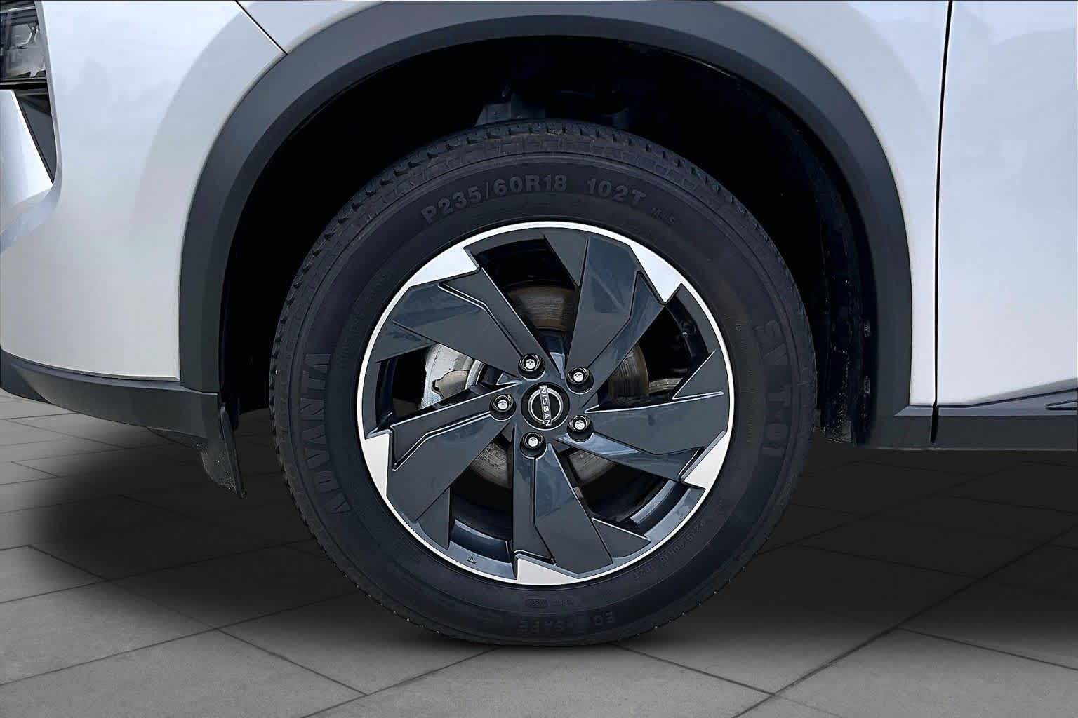 2024 Nissan Rogue SV - 10