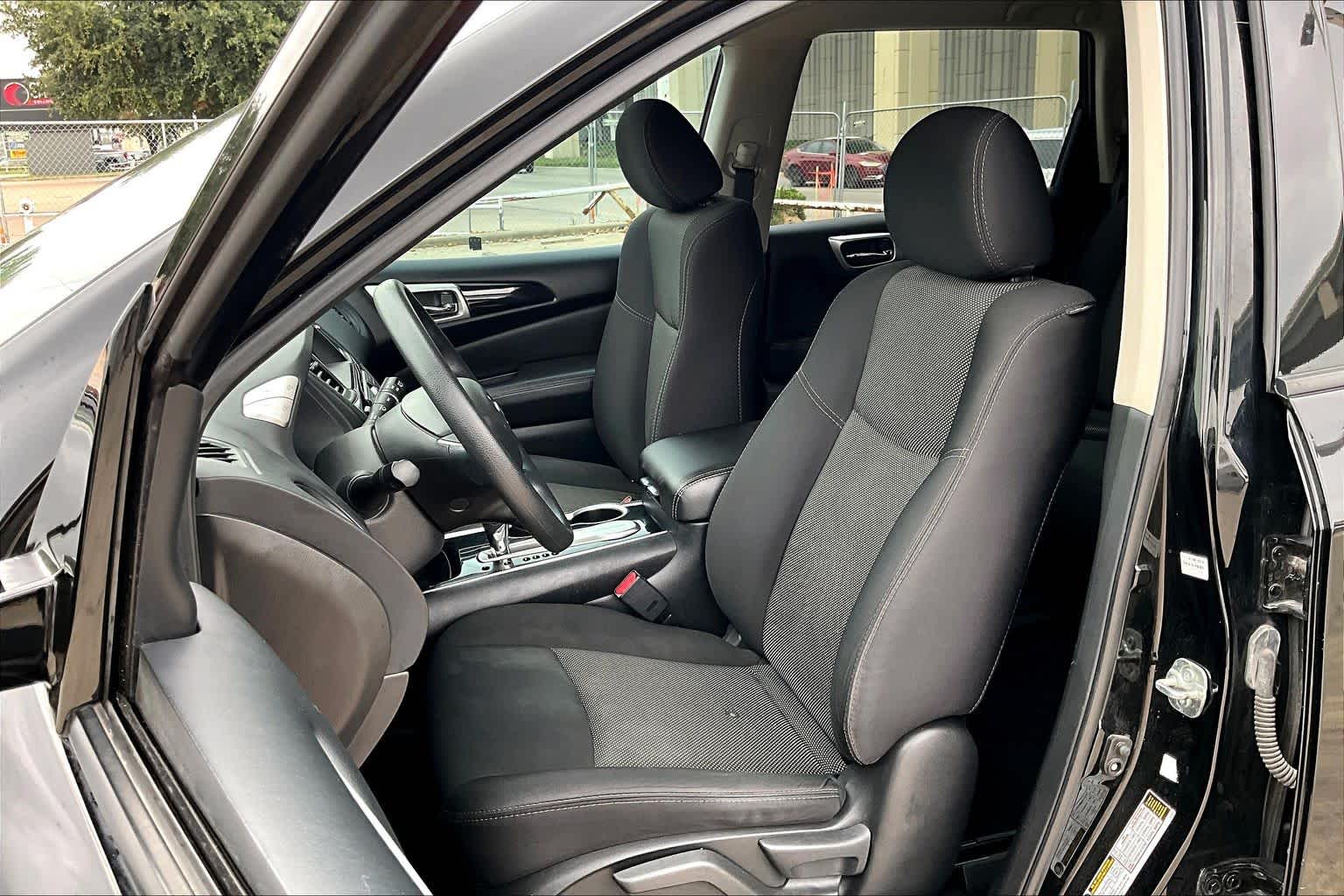 2020 Nissan Pathfinder S - 7