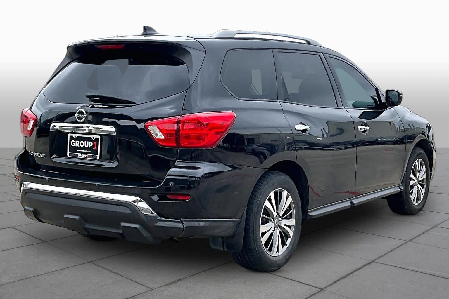 2020 Nissan Pathfinder S - 11