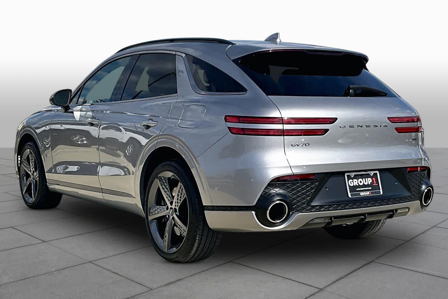 2025 Genesis GV70 photo 12 of 37