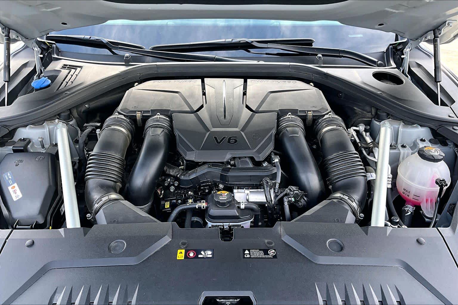 2025 Genesis GV70 photo 32 of 37