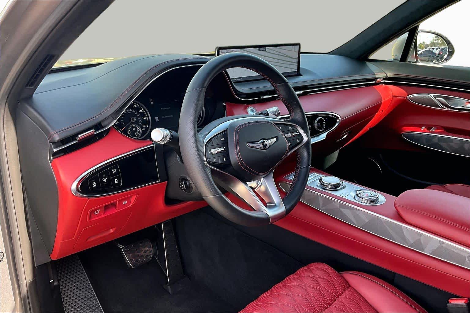 2025 Genesis GV70 photo 18 of 37