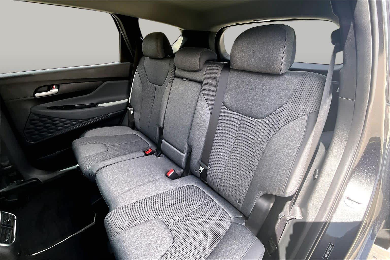2021 Hyundai Santa Fe photo 18 of 33