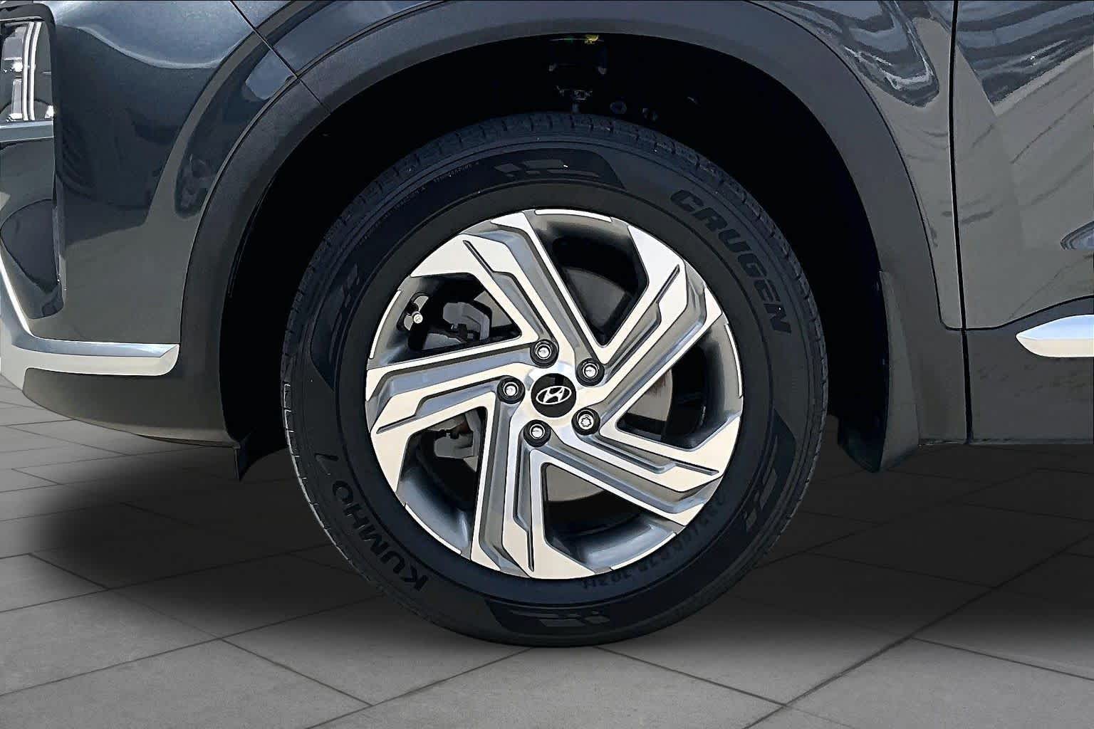 2021 Hyundai Santa Fe photo 10 of 33