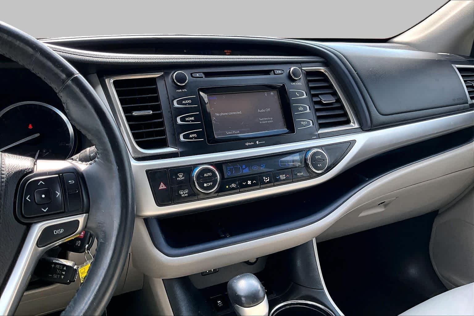 2014 Toyota Highlander photo 7 of 31