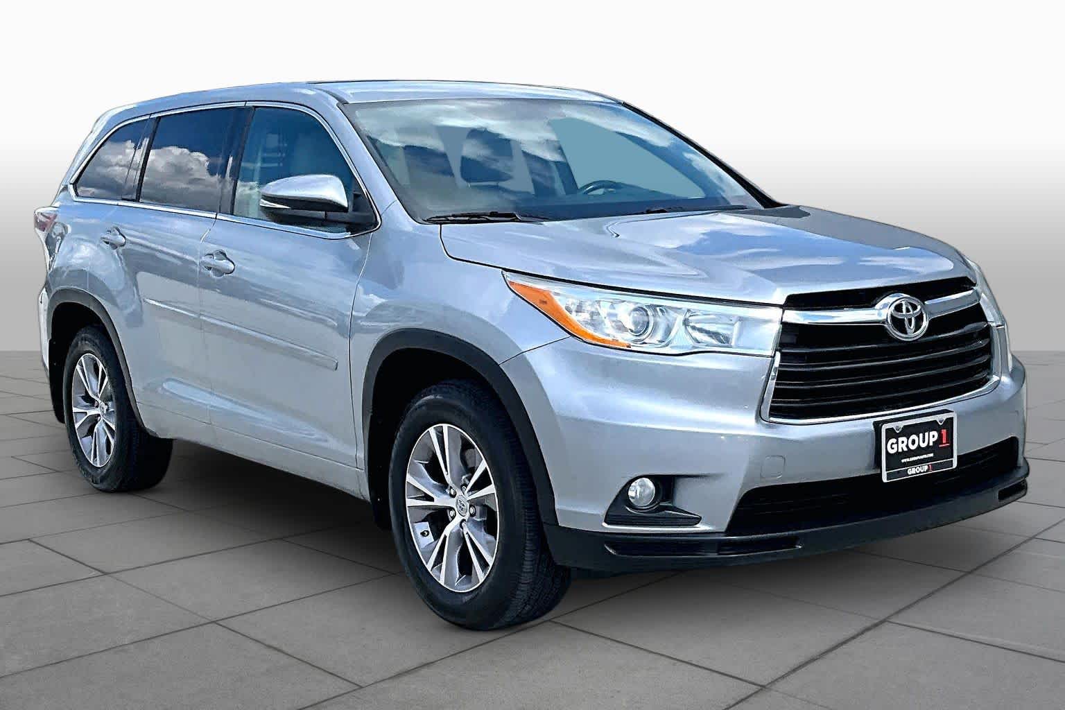 2014 Toyota Highlander photo 3 of 31