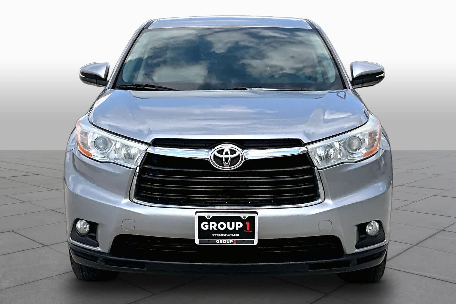 2014 Toyota Highlander photo 4 of 31