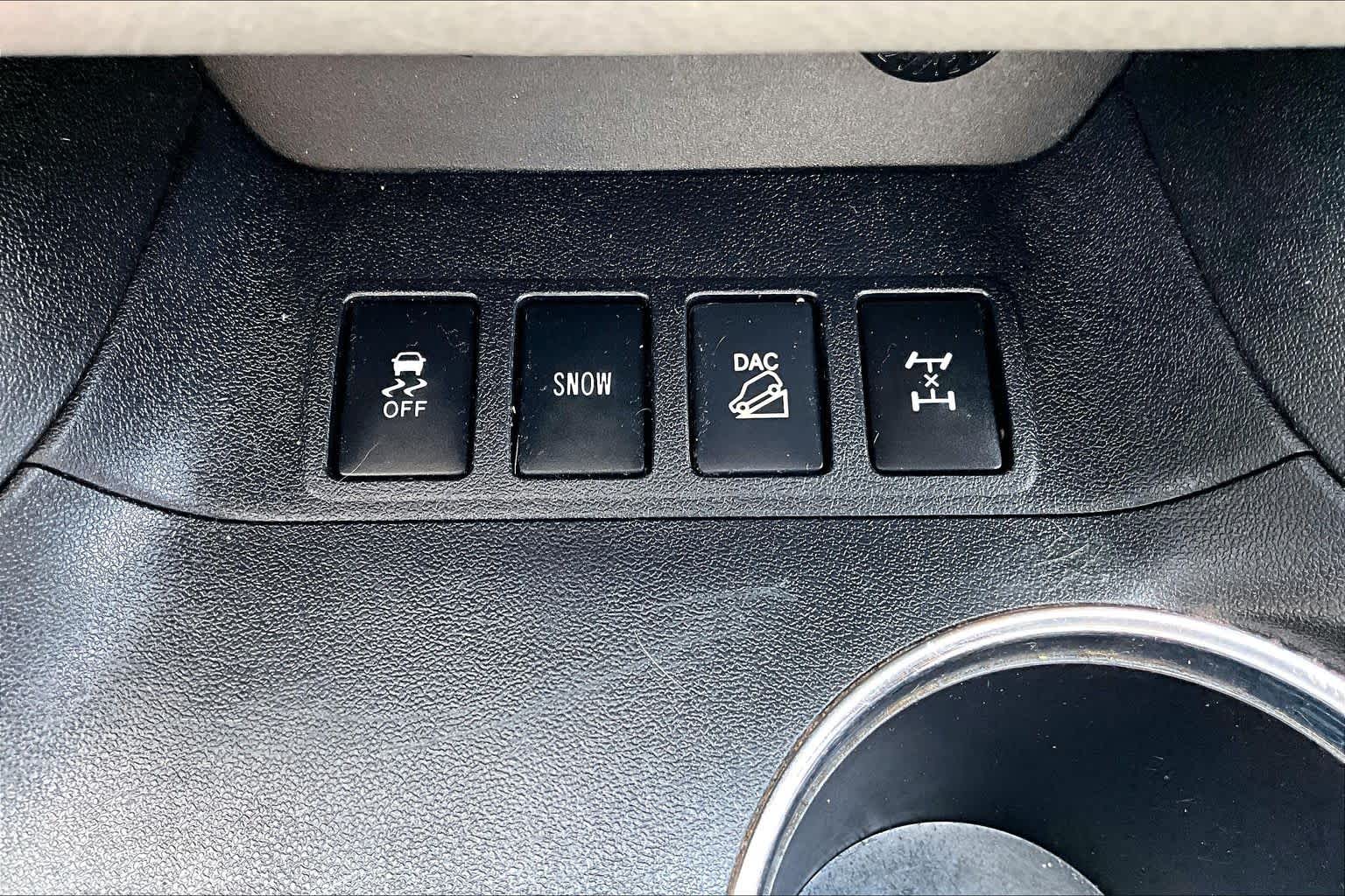 2014 Toyota Highlander photo 30 of 31