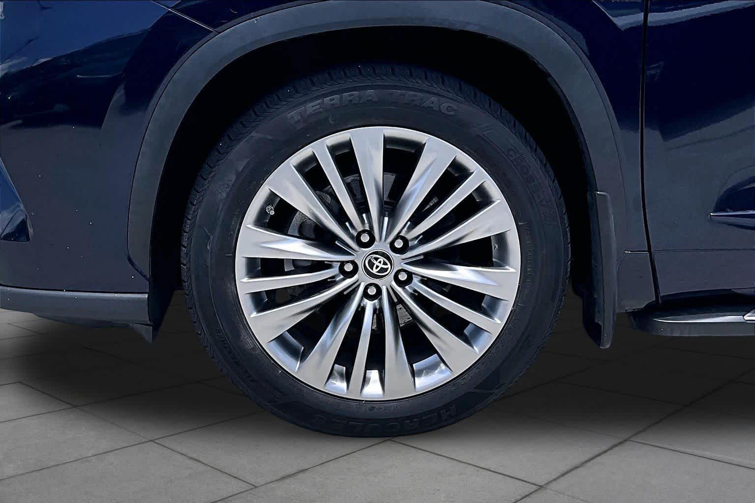 2021 Toyota Highlander Platinum Blueprint at HGreg Houston