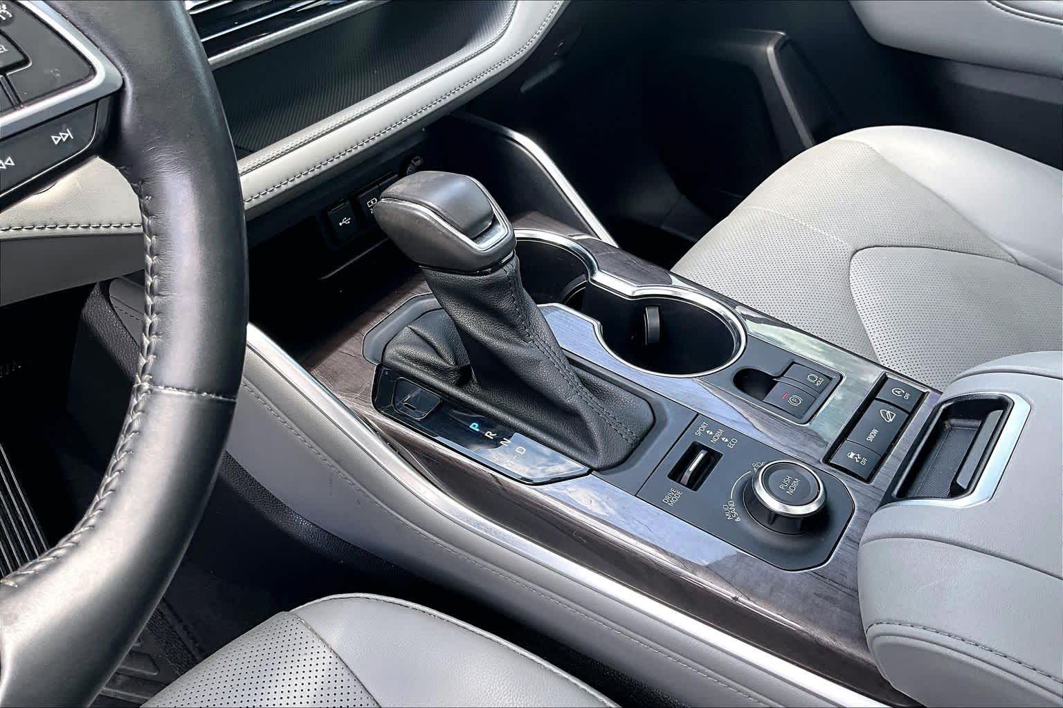 2021 Toyota Highlander Platinum Blueprint at HGreg Houston