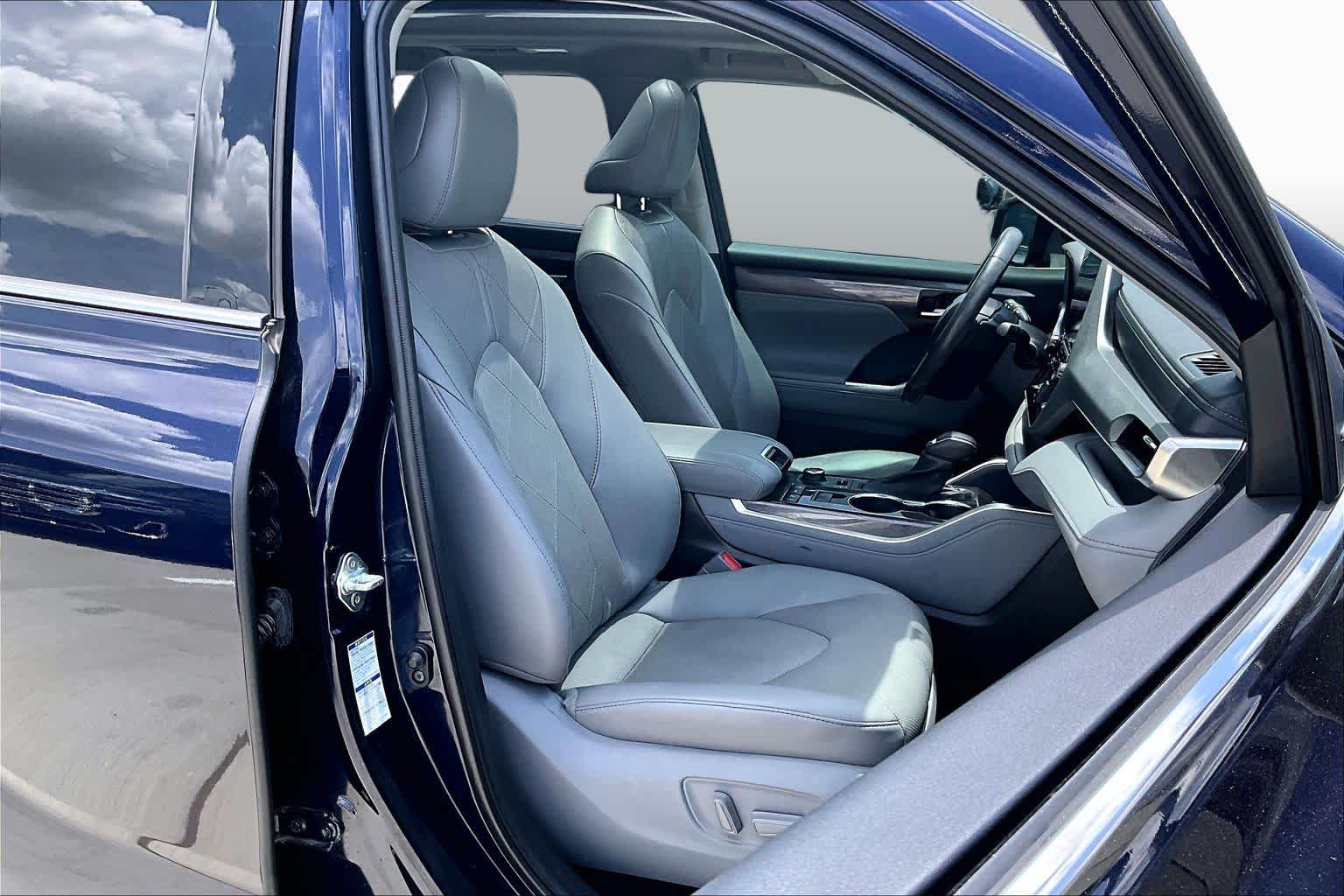 2021 Toyota Highlander Platinum Blueprint at HGreg Houston
