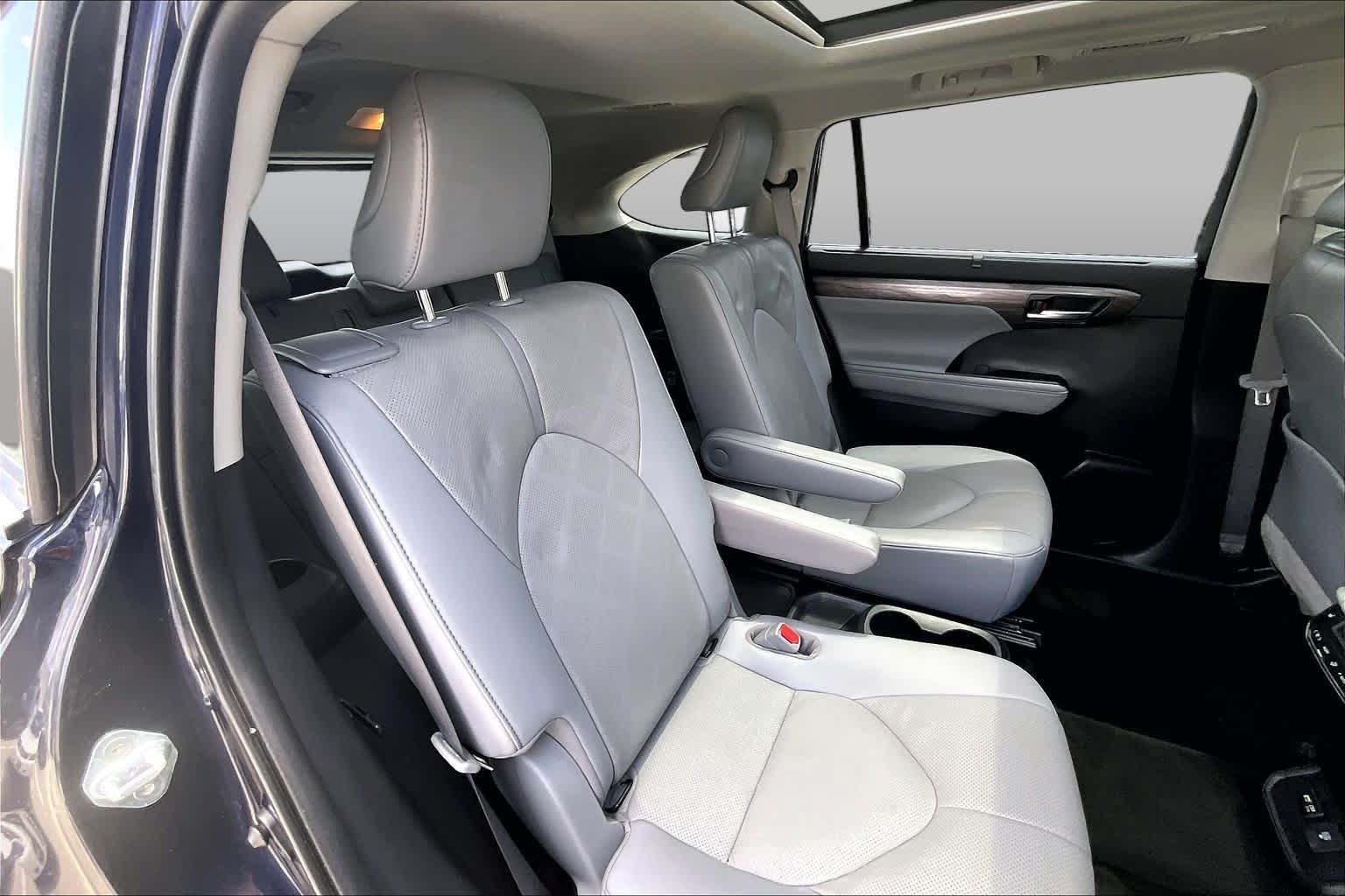 2021 Toyota Highlander Platinum Blueprint at HGreg Houston
