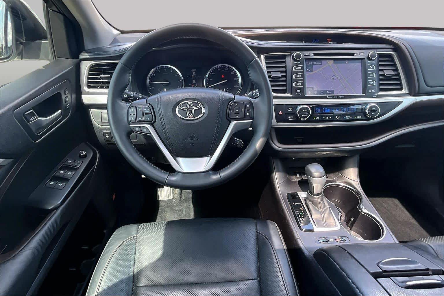 2016 Toyota Highlander Limited Blizzard Pearl at Texan GMC Buick