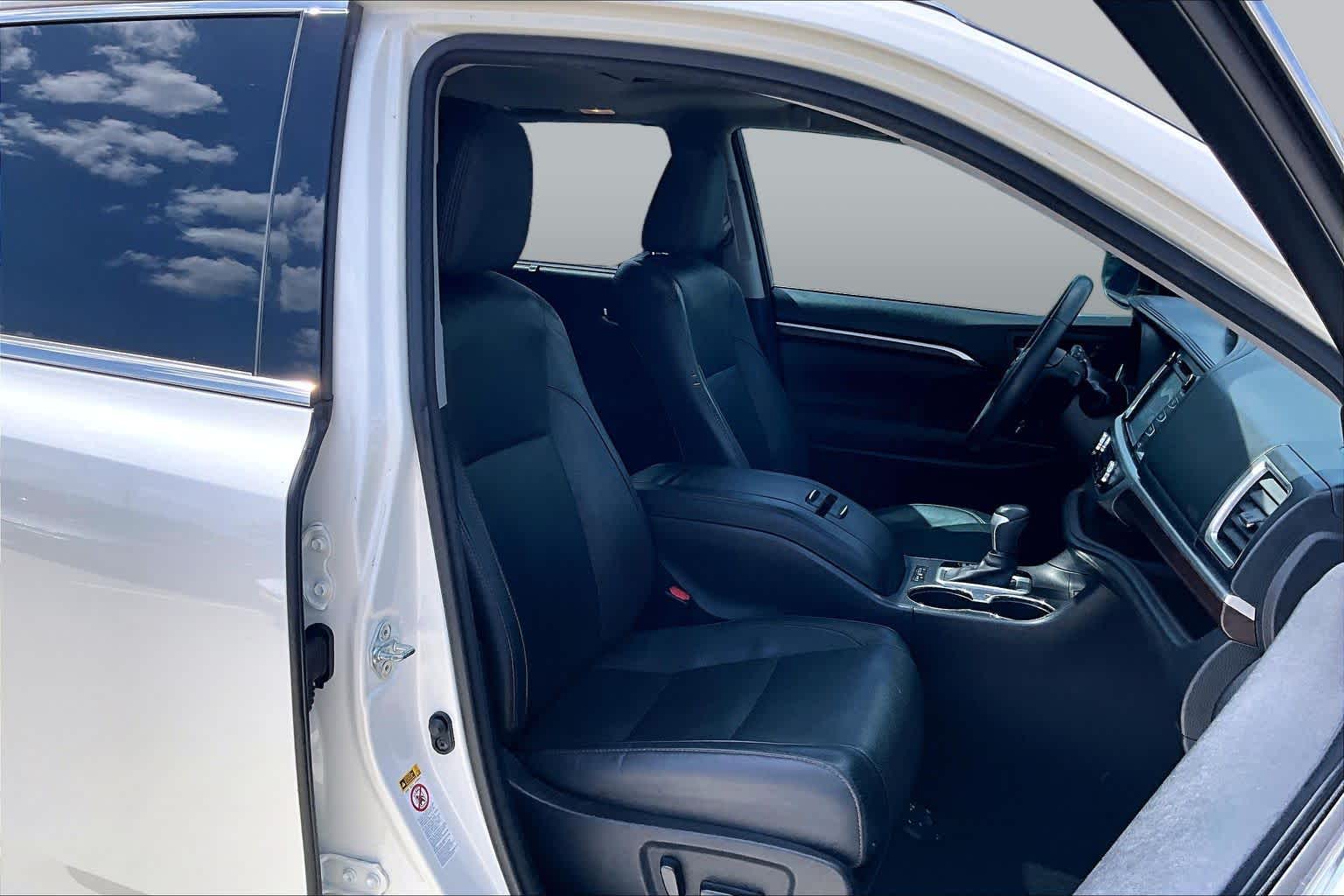 2016 Toyota Highlander Limited Blizzard Pearl at Texan GMC Buick